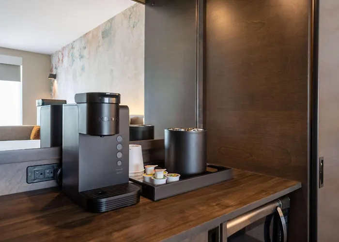 Wyndham Westfield Hotel