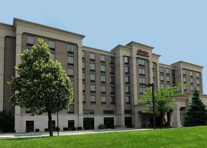 Hampton Inn & Suites By Hilton Windsor