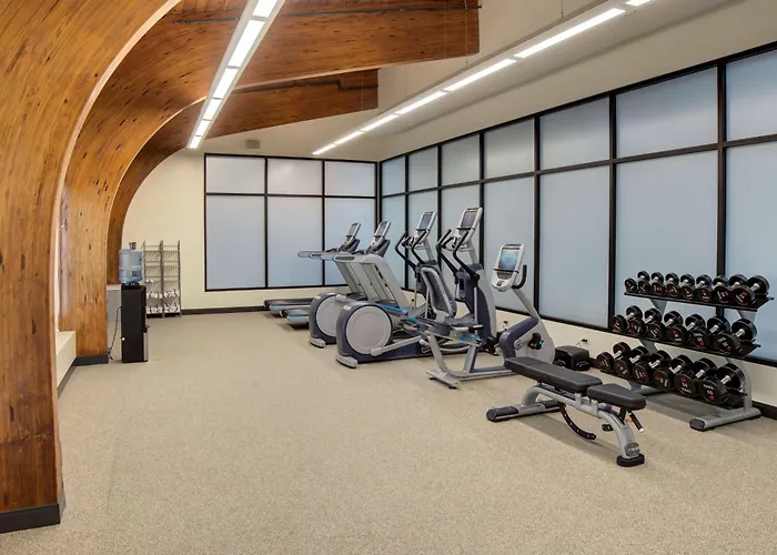 Doubletree By Hilton Harrisonburg Hotel