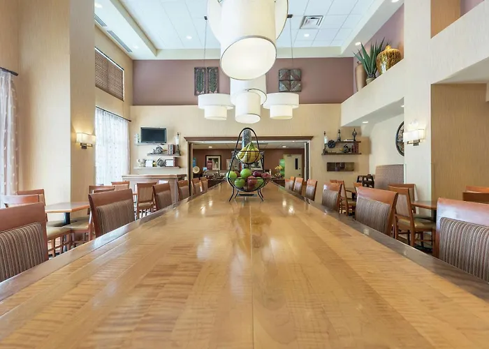 Hampton Inn & Suites By Hilton Moncton