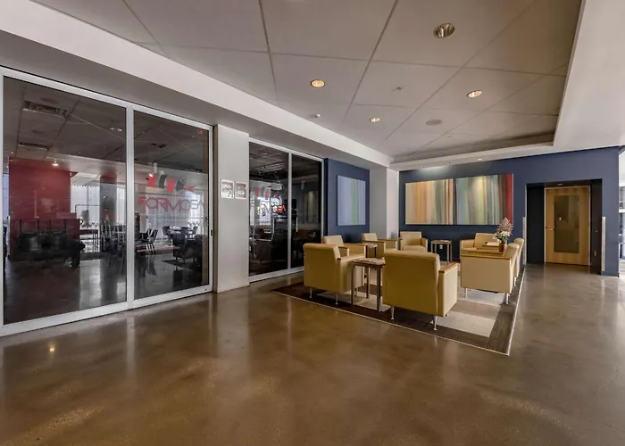 Hotelvetro Iowa City, Tapestry Collection By Hilton