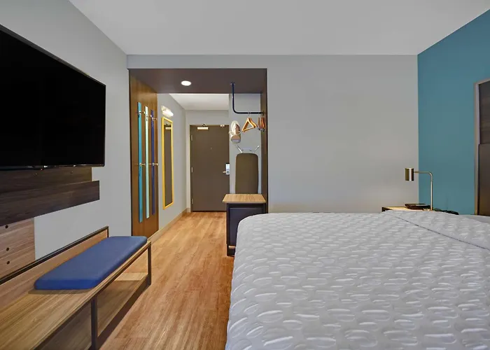 Tru By Hilton Gaylord, Mi Hotel