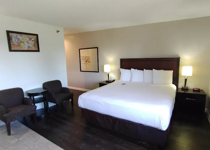 Baymont By Wyndham Ontario Hotel