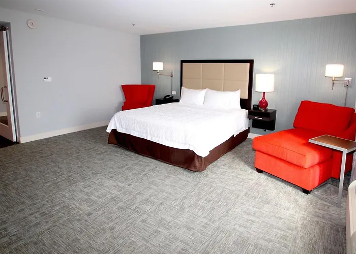 Hampton Inn- Suffolk