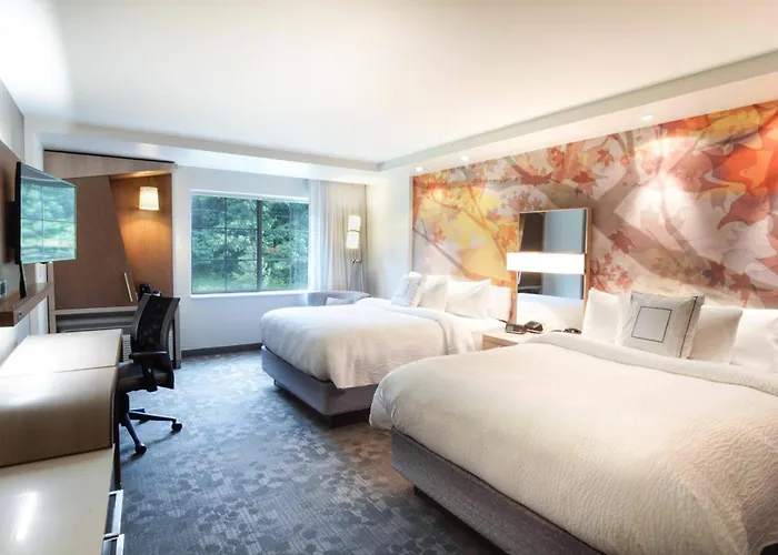 Courtyard By Marriott Lenox Berkshires Hotel