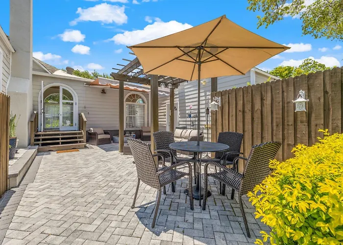 The Kenwood Gables Boutique B&B St. Petersburg