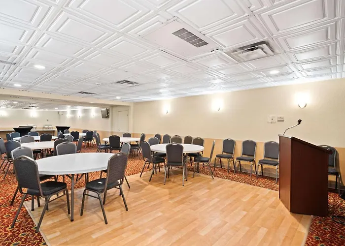 Clarion Hotel & Suites Fairbanks Near Ft Wainwright