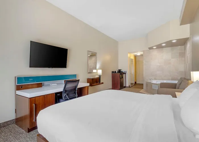 Comfort Suites Knoxville East