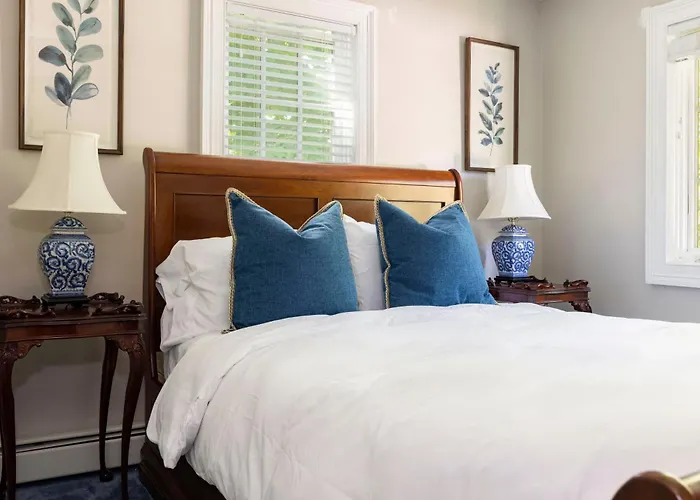 The Villa Bed And Breakfast Westerly