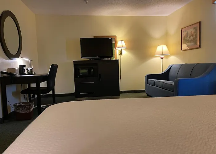 Super 8 By Wyndham Colby Motel