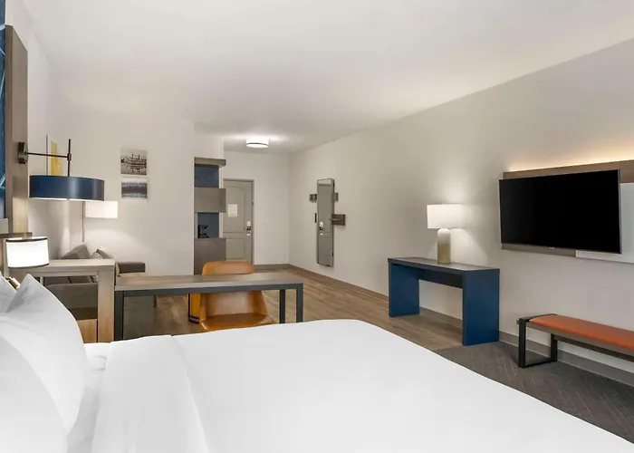 Comfort Suites Elgin Northwest