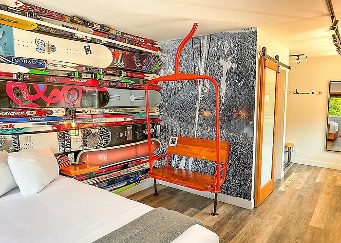 Squamish Hotels