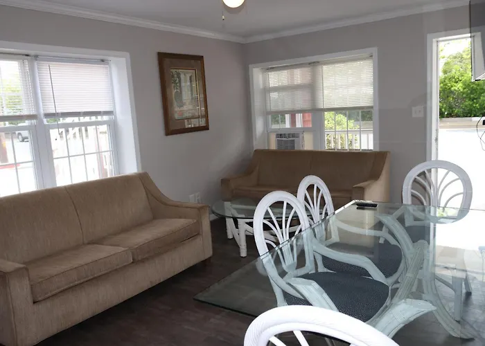 The Burgundy Inn Hotel And Apartments Ocean City