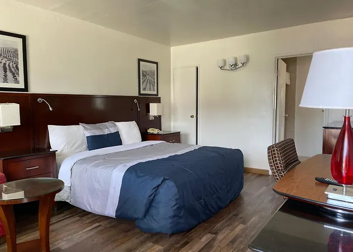 Travelers Beach Inn Ventura