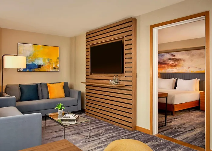 Doubletree By Hilton Lincoln Hotel