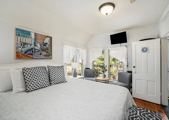 Waters View Inn South Haven