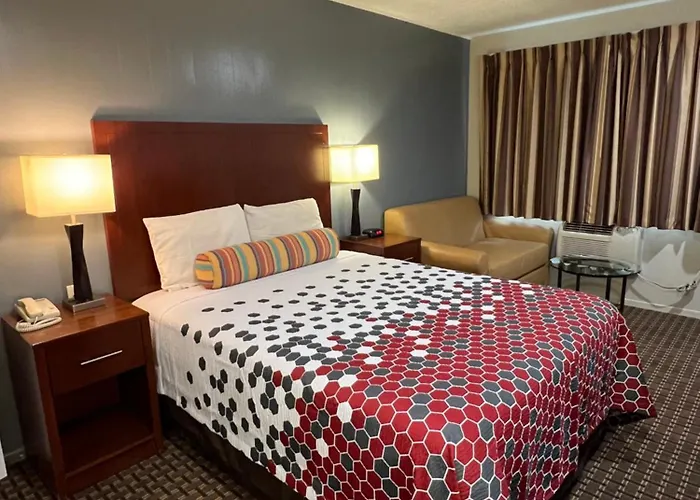 Travelers Inn Eugene University