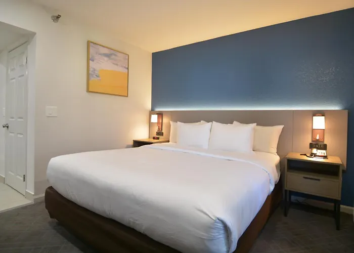 Comfort Inn & Suites Moreno Valley Near March Air Reserve Base