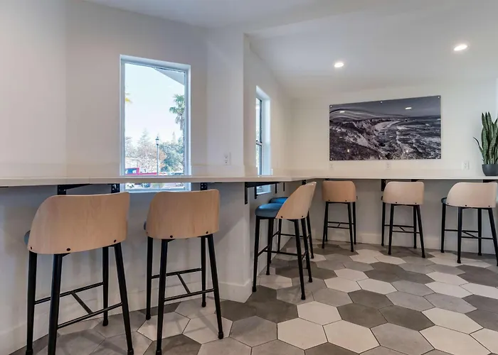 Best Western Plus Executive Suites Redwood City