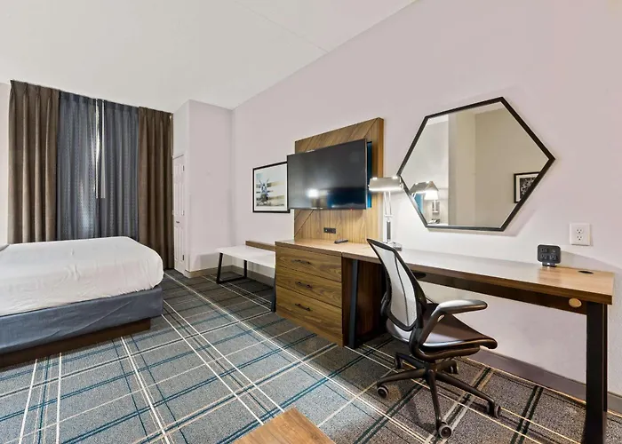 Comfort Suites Newport News Airport