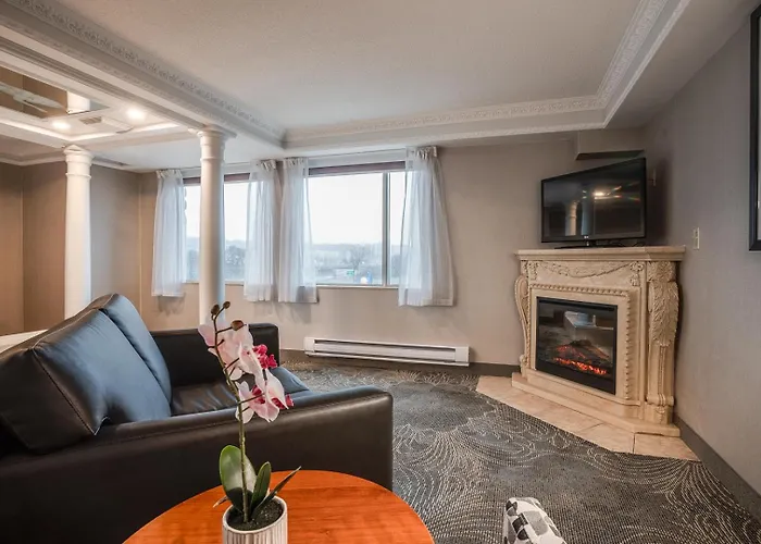 Monte Carlo Inn Barrie - Newly Renovated