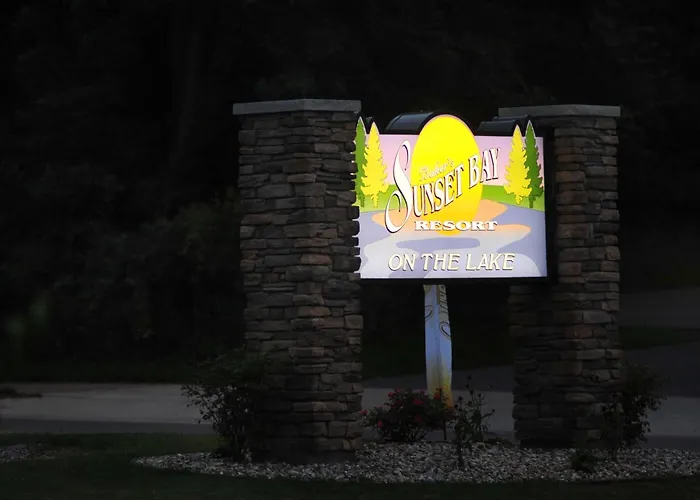 Sunset Bay Resort & Suites Lake Delton