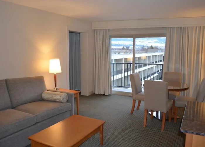 Coast Capri Hotel Kelowna