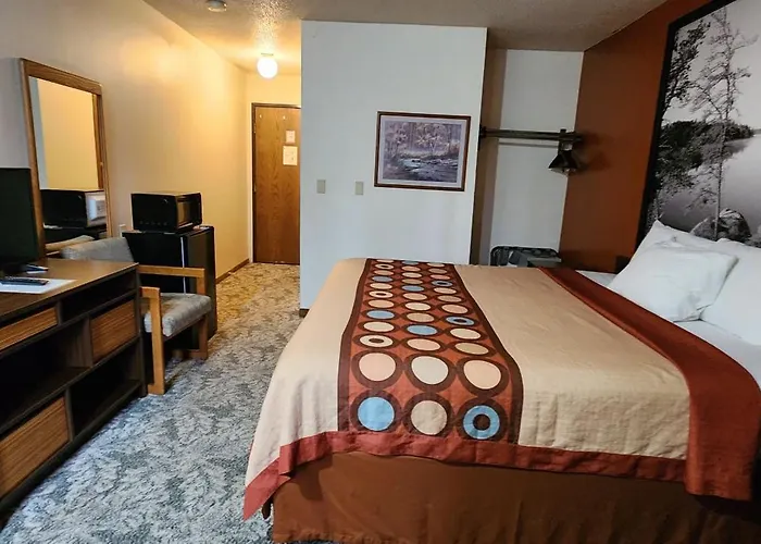 Hotel Iron Mountain Inn & Suites