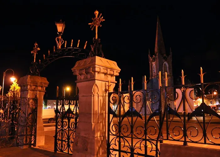 Listowel Hotels