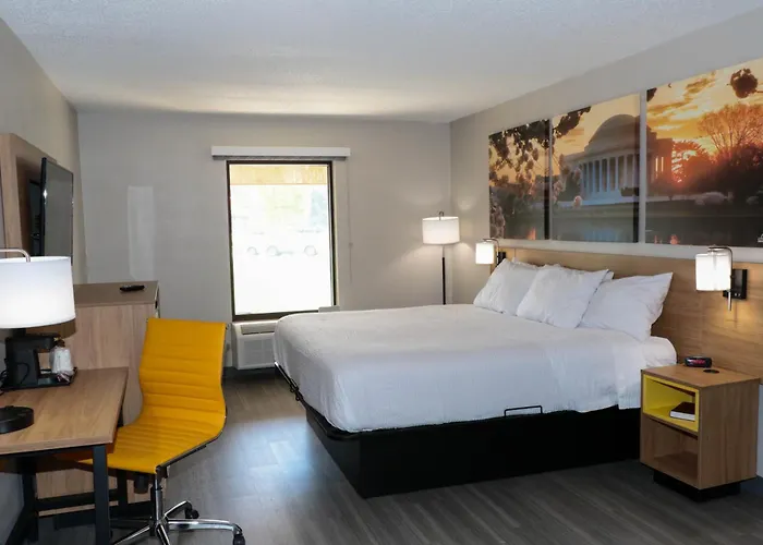 Days Inn By Wyndham Farmville