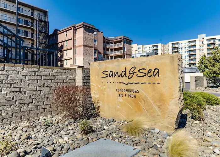 Sand & Sea: The Promenade Apartment Seaside
