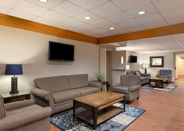 Travelodge By Wyndham Thunder Bay On