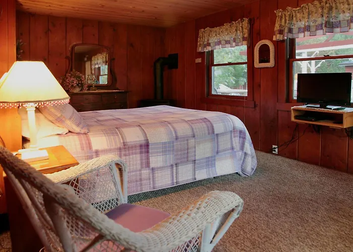 Silver Pines Lodge Idyllwild