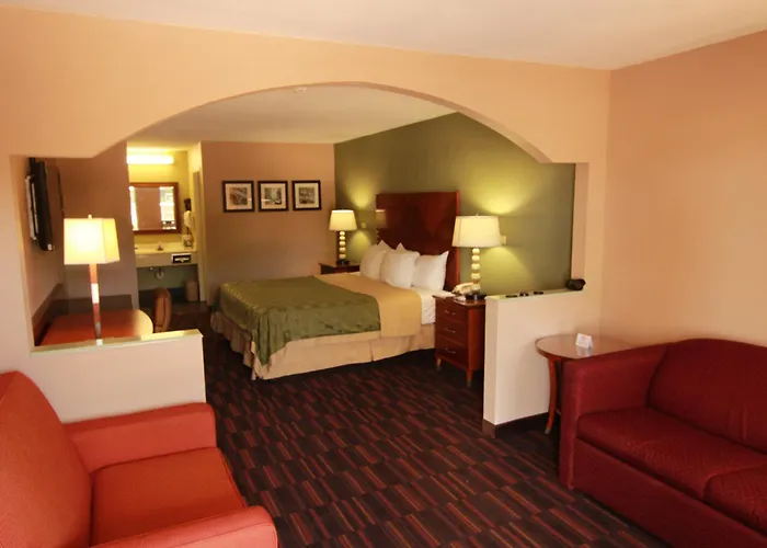Quality Inn & Suites Near Robins Air Force Base Warner Robins