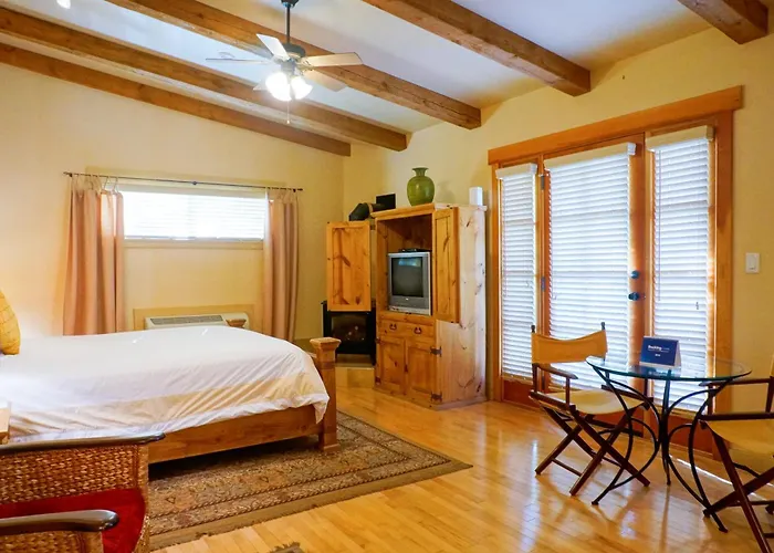 Blue Iguana Inn Ojai