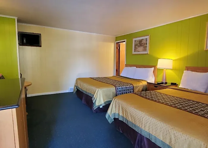 Pinebrook Motel Lake George