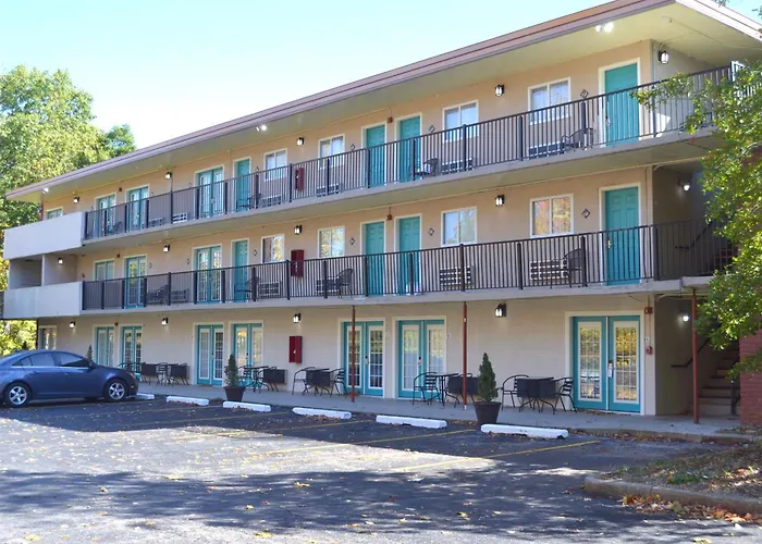 Cascades Inn Bloomington