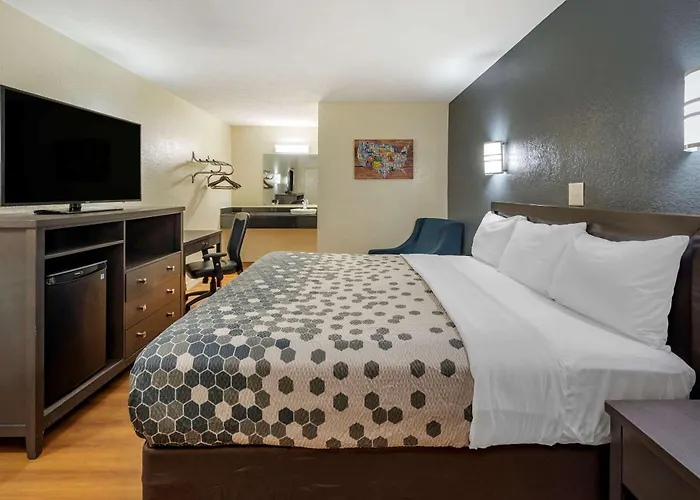 Quality Inn & Suites Columbus West