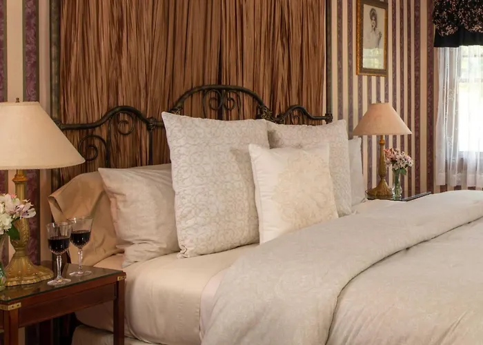 Palmer House Inn Falmouth