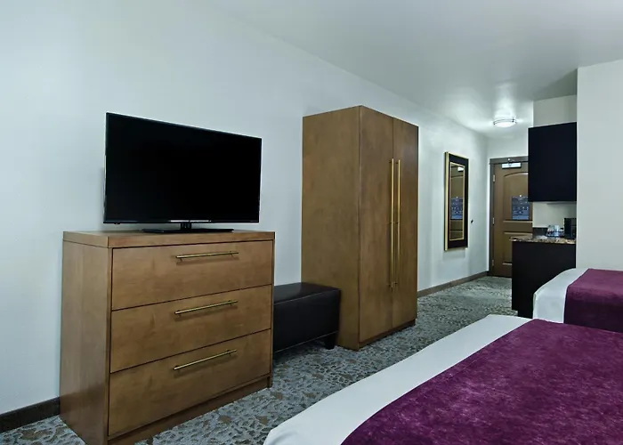 Oxford Suites Sonoma - Rohnert Park