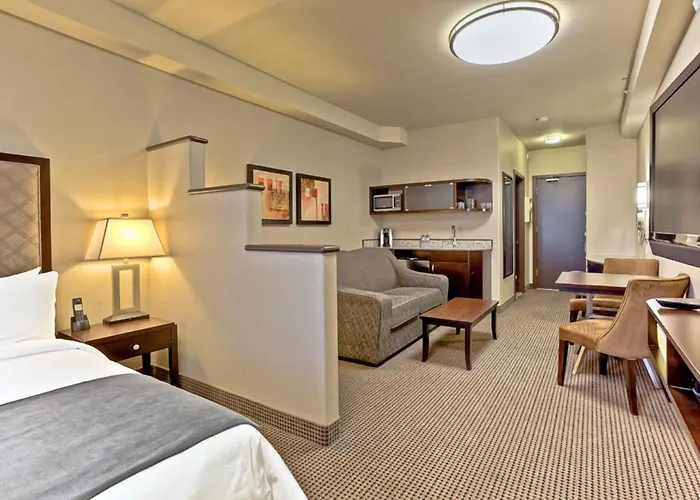 Acclaim Hotel By Clique Calgary