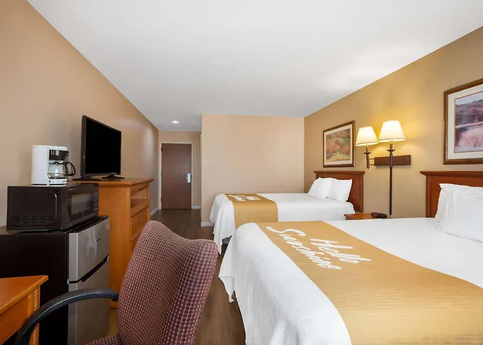 Days Inn & Suites By Wyndham Cuba