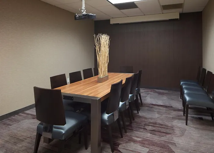 Courtyard Newport News Yorktown Hotel