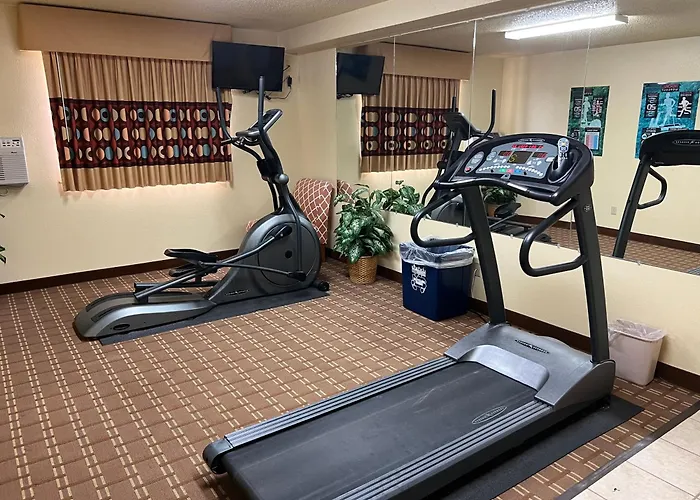 Super 8 By Wyndham Altoona Hotel