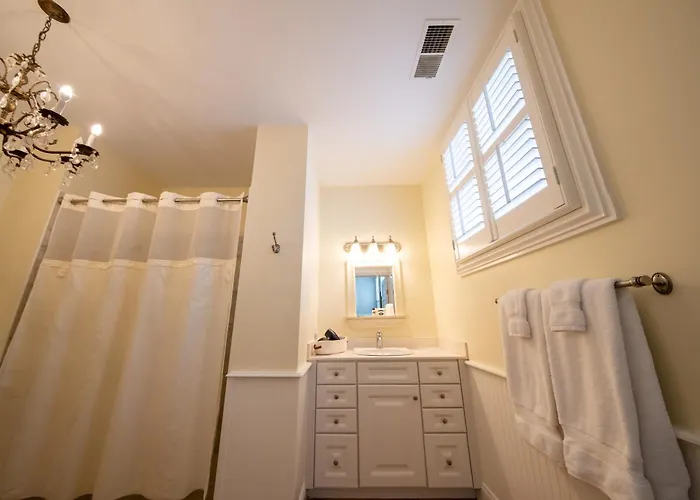 The Edenton Collection-The Granville Queen Inn