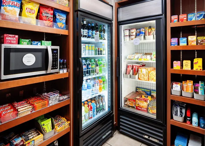 Courtyard By Marriott Kingston Hotel