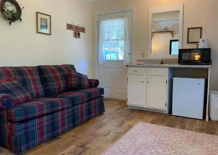 The Chimney Rock Inn & Cottages