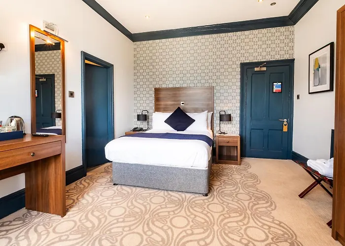 Lowestoft Hotels