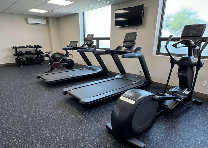 La Quinta By Wyndham New Haven Hotel