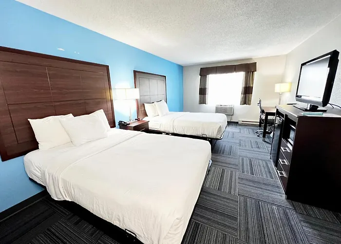 Baymont By Wyndham Marinette Hotel